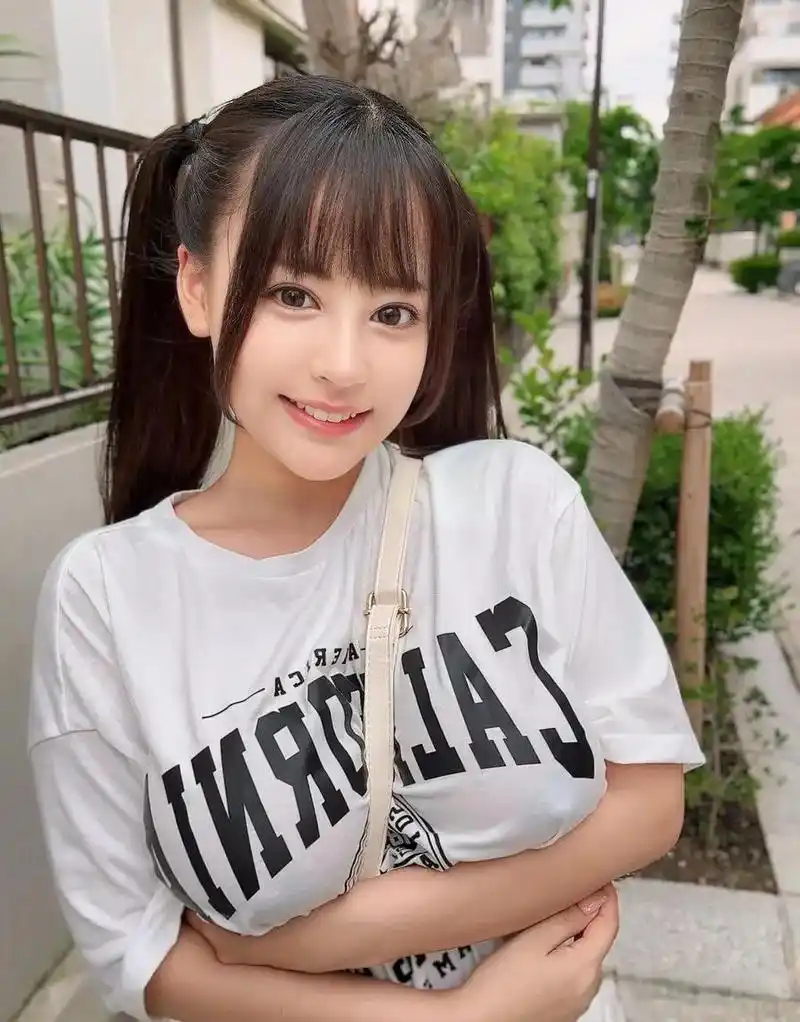 猫咪拆家现场视频封面
